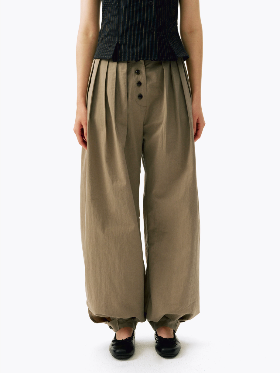 Multi-Pleated Balloon Trousers
