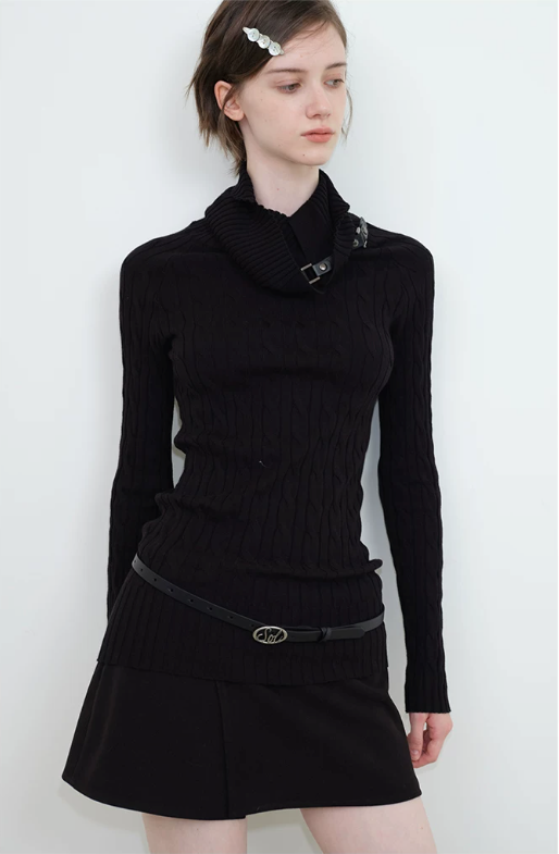Harness Collar Cable Knit