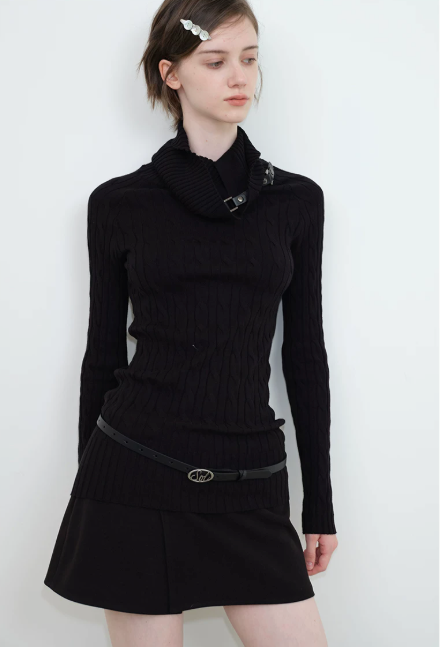 Harness Collar Cable Knit
