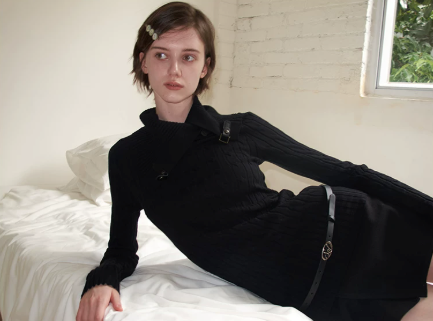 Harness Collar Cable Knit