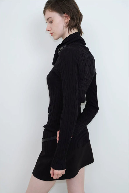 Harness Collar Cable Knit