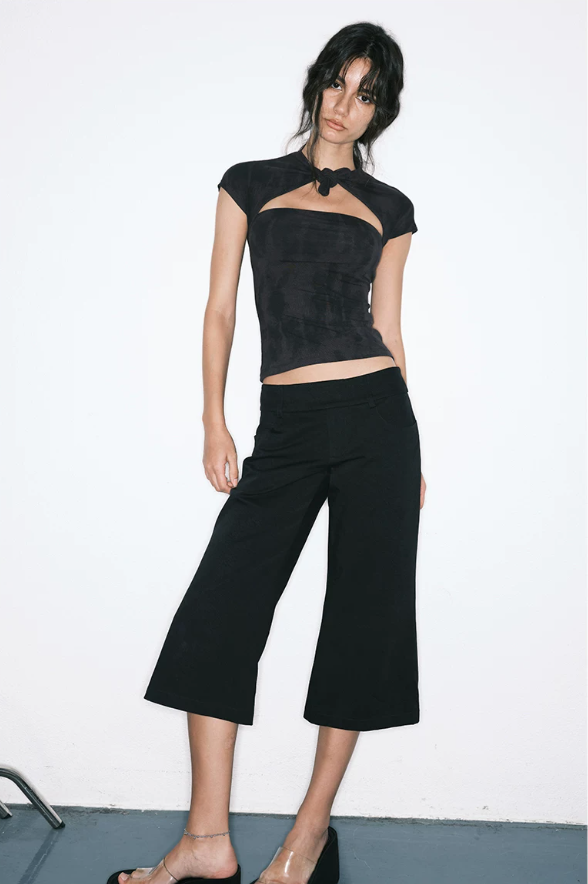 Contour Keyhole Top